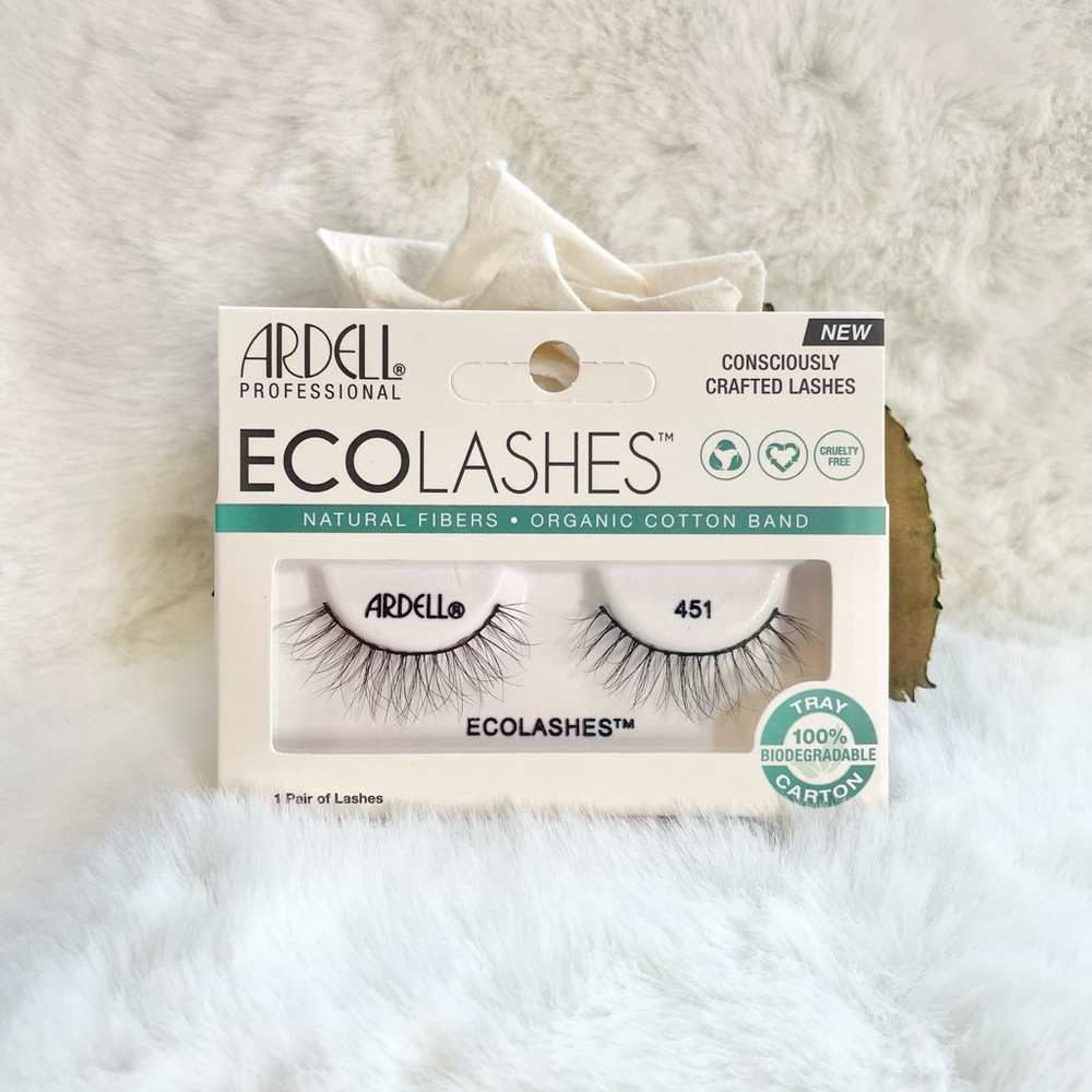 New with tags ARDELL NATURAL FIBER PROFESSIONAL EYELASHES w/organic cotton band